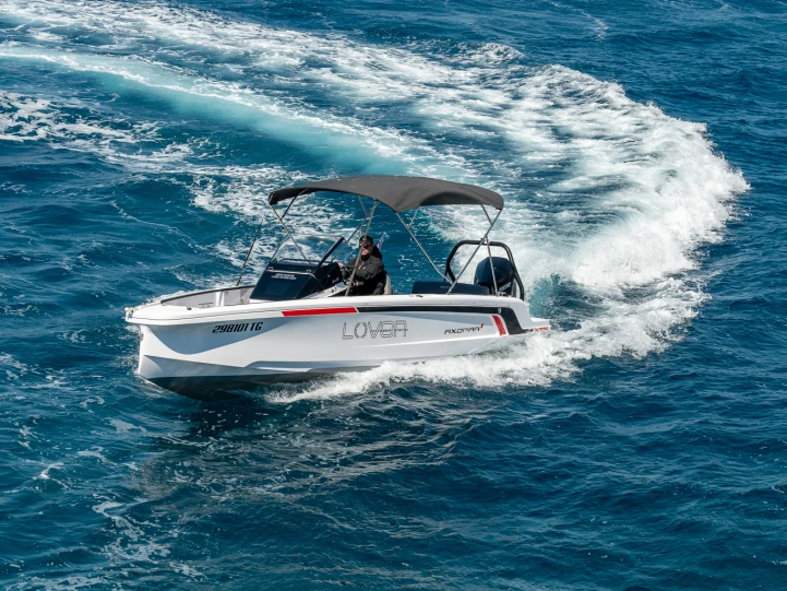 Alquiler de barcos Split barato de 22 Spyder