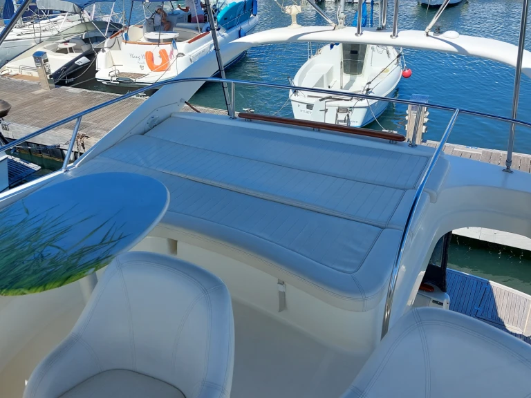 Jeanneau Prestige 36 Fly de alquiler a Vieux Port de Cannes
