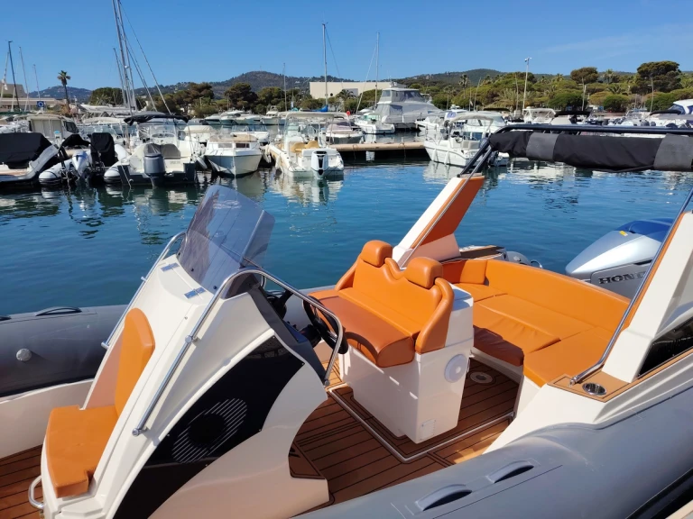 Alquiler de Tiger 750 TL en Francia