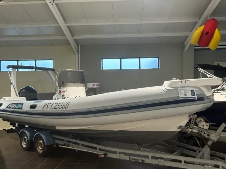 Alquiler de Capelli Tempest 750 en Biscarrosse