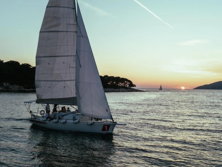 Alquiler de barcos Hvar barato de Jod 35