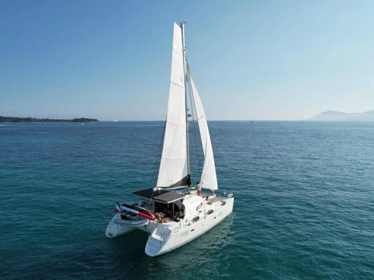 Alquiler Catamarán Lagoon con o sin  título de navegación