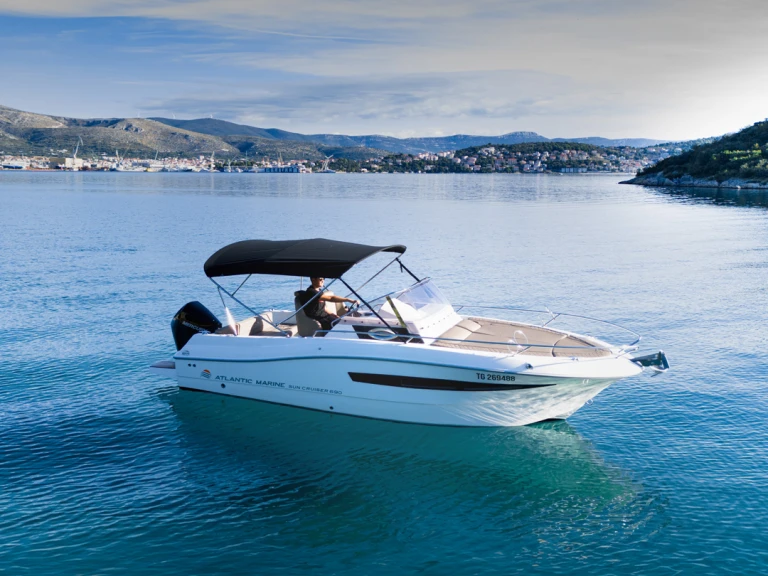 Alquiler de embarcaciones Atlantic 690 sun cruiser enMarina Okrug Gornji en Samboat