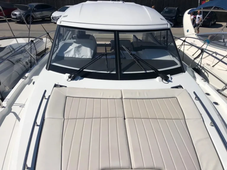 Alquiler de Jeanneau Leader 36 en Sainte-Maxime