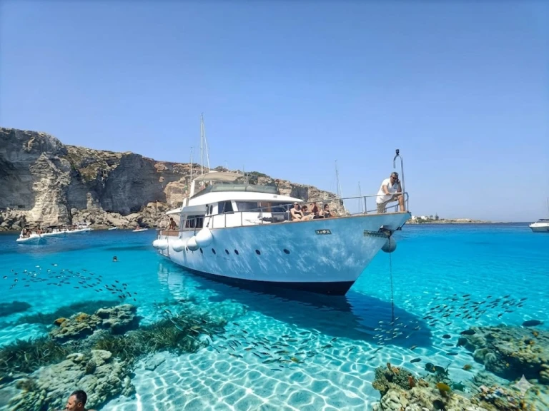 Alquiler de DeCesari Shalimar IV en Trapani