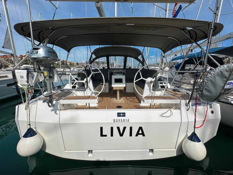 Velero para alquilar Trogir al mejor precio