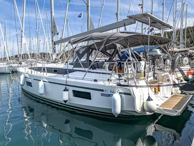 Bavaria Bavaria C42 de alquiler a Trogir
