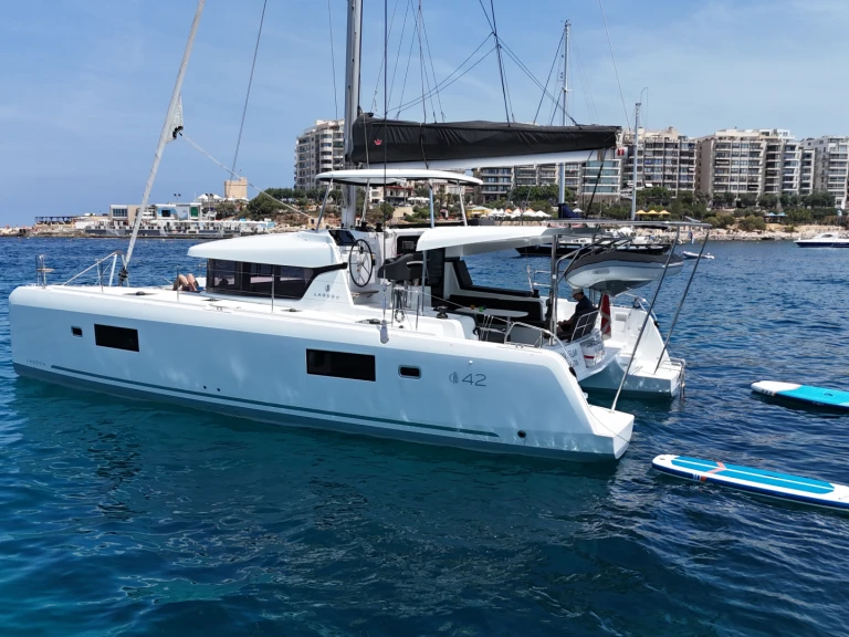 Lagoon Lagoon 42 de alquiler a Gzira