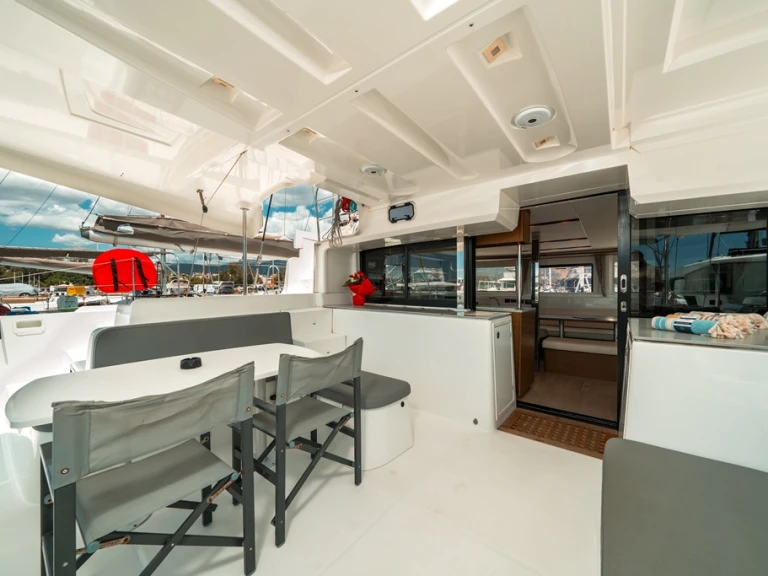 Catamarán para alquilar Néa Péramos al mejor precio