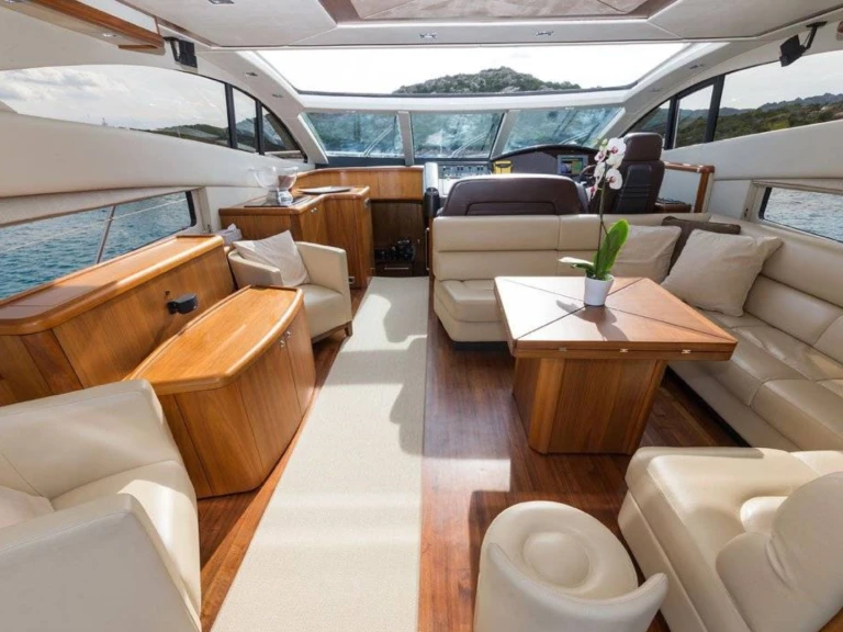 Sunseeker Predator 72 de alquiler a Golfe-Juan
