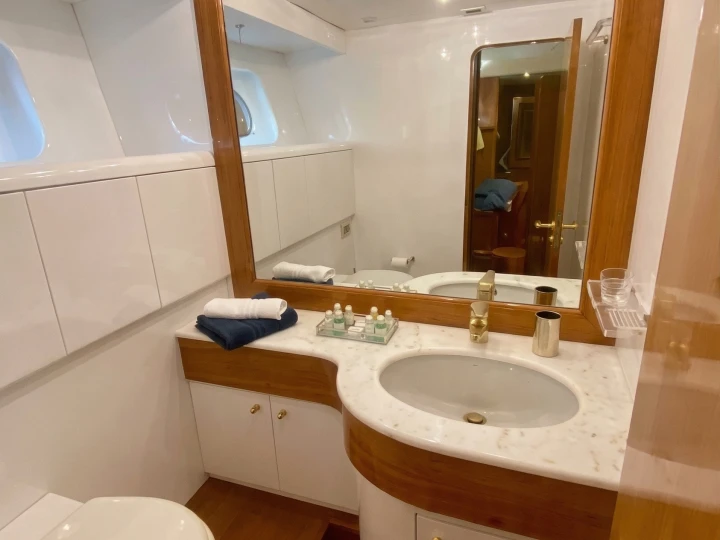 Alquiler de embarcaciones Falcon 82S enCannes en Samboat