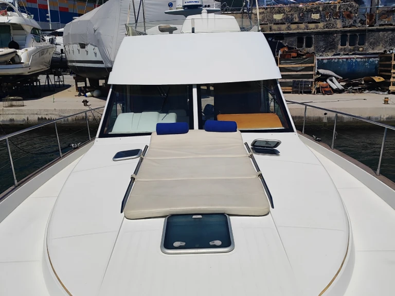 Alquiler de embarcaciones Bénéteau Antares 13.80 enTivat en Samboat