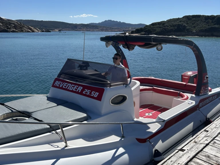 Alquiler de Revenger Revenger 25.5 en La Maddalena
