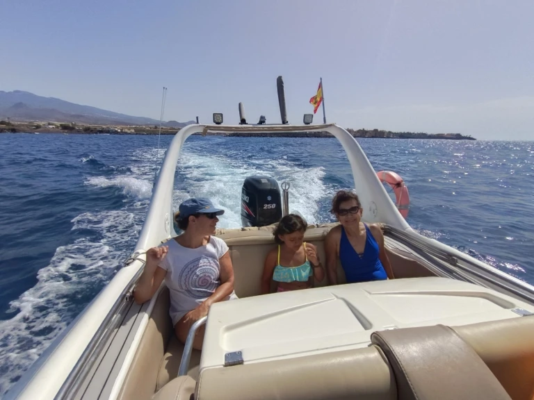 Alquiler de Neumática, con o sin patrón Zodiac Santa Cruz de Tenerife