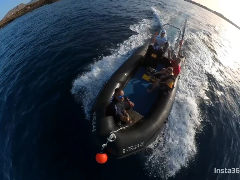 Alquiler Neumática en Las Galletas - Zodiac Explorer 640