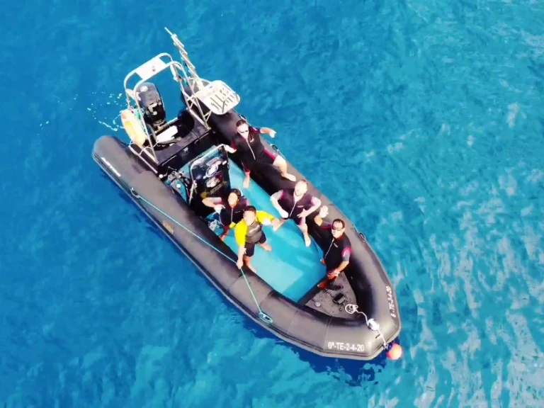 Alquiler de embarcaciones Zodiac Explorer 640 enLas Galletas en Samboat