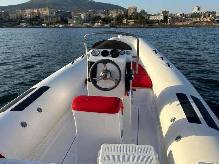 Alquiler de embarcaciones DOMAR F6 enTorre Annunziata en Samboat