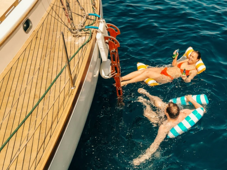 Velero para alquilar Saint-Cyr-sur-Mer al mejor precio