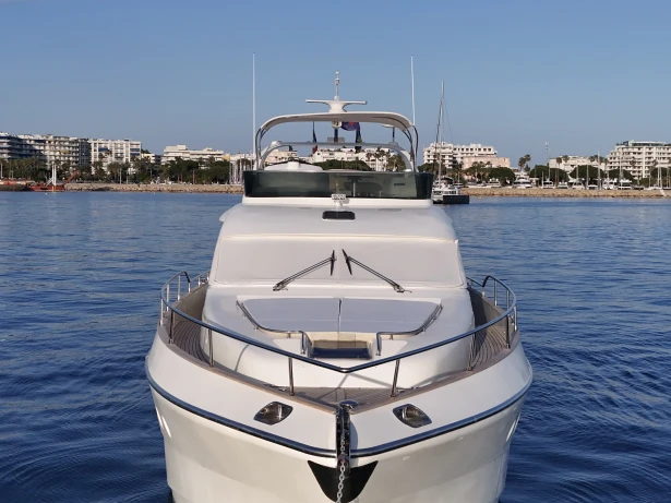 Alquiler de barcos Marina Baie des Anges, France barato de 68