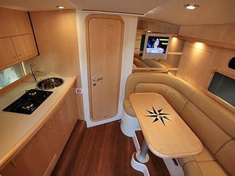 Alquiler de embarcaciones Airon 345 enLagos en Samboat