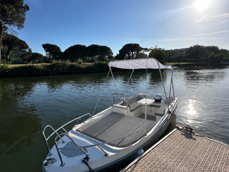 Alquiler de embarcaciones Selva Selva T 4.8 enMandelieu-la-Napoule en Samboat