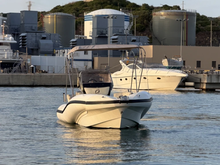 Alquiler de barcos Marina deportiva de Menorca barato de NZ= 600