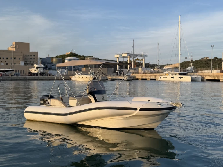 Neumática para alquilar Marina deportiva de Menorca al mejor precio