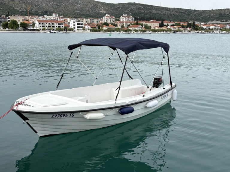Lancha para alquilar Trogir al mejor precio
