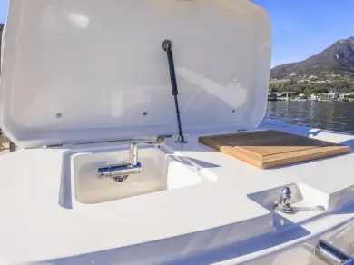 Alquiler Neumática en Port of Cannigione - Bwa Bwa 29 Premium