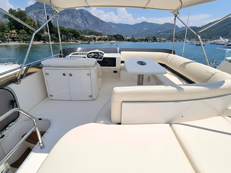 Alquiler de Princess Princess 54 en Golfe-Juan