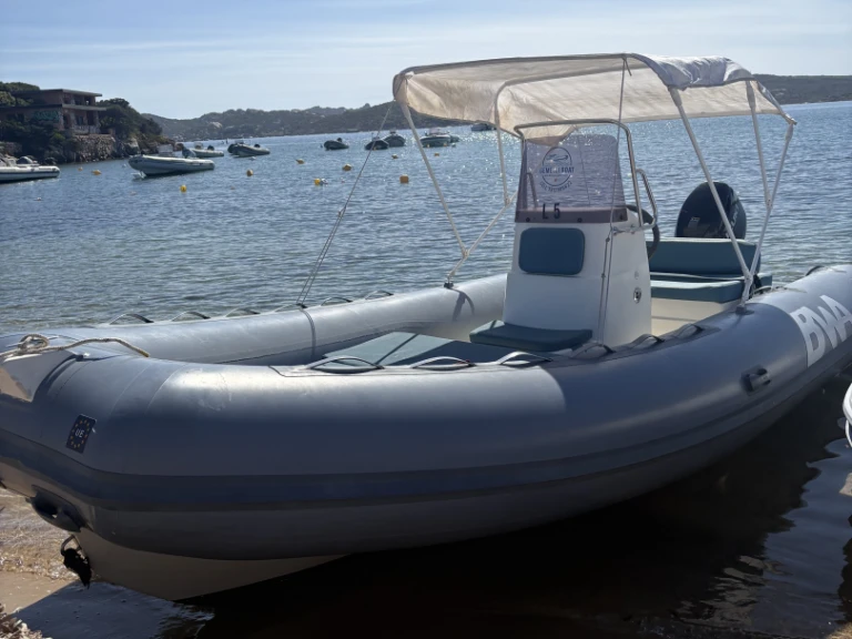 Alquiler de Bwa California 550 en Palau