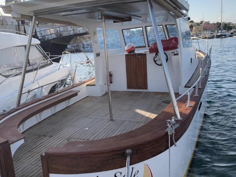 Alquiler de Gozzo cabinato en Lampedusa