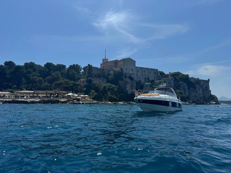 Cranchi Endurance 41 de alquiler a Cannes