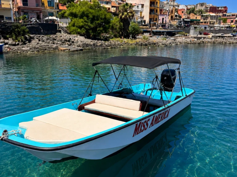 Alquiler Aci Trezza - Boston Whaler Boston Whaler 17 en SamBoat