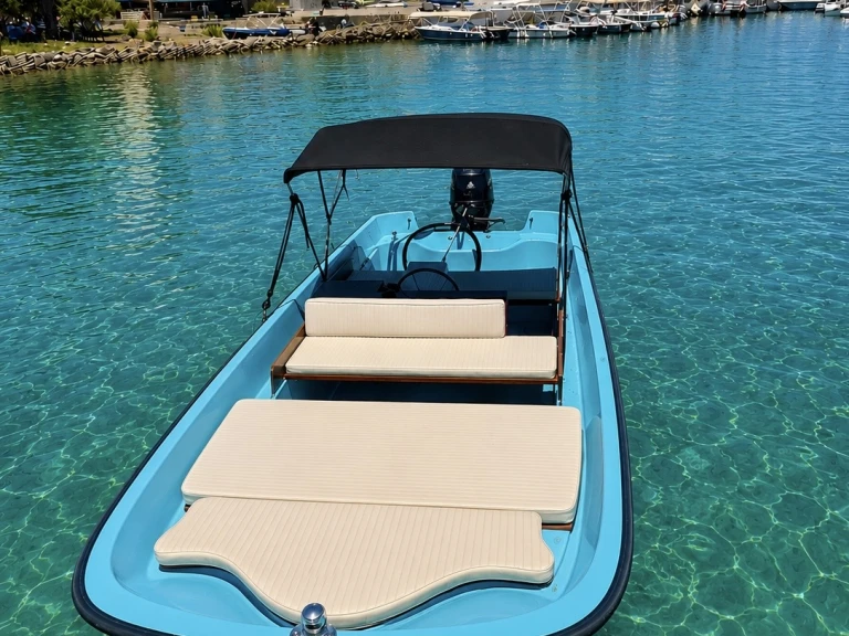 Alquiler de barcos Aci Trezza barato de Boston Whaler 17
