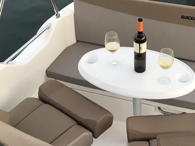 Alquiler de Quicksilver Quicksilver 605 Sundeck en Cannes