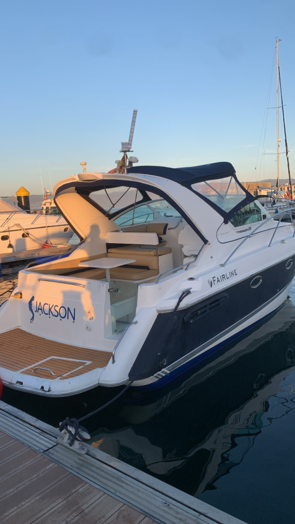 Alquiler de Lancha, con o sin patrón Fairline Portonovo