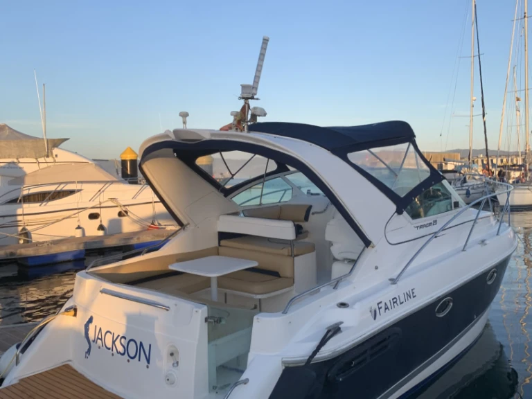 Alquiler Lancha Fairline con o sin  título de navegación
