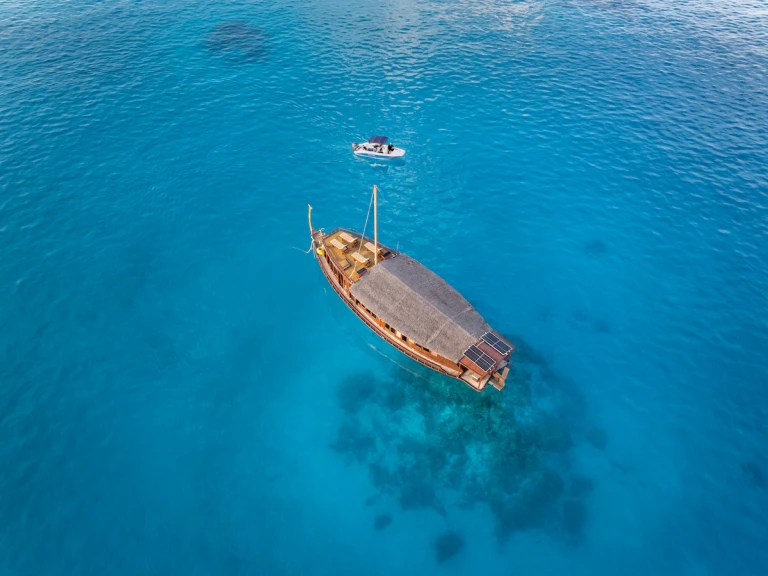 Alquiler de  Dhoni 6 pax en Malé