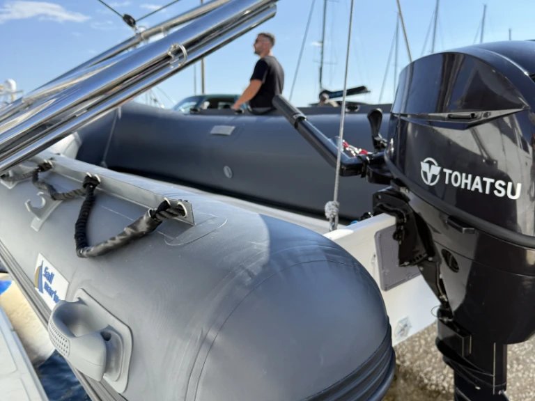 Alquiler de barcos Lávrio barato de Bali 4.8 (4 cab +1)