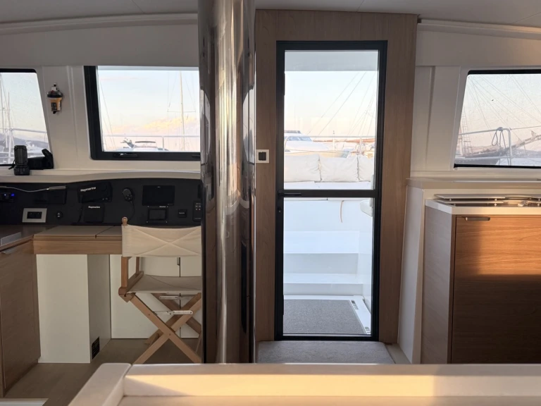 Bali Bali 4.8 (5+1 cab) de alquiler a Néa Péramos
