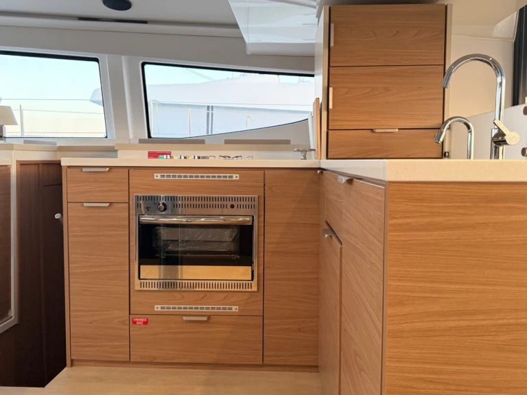 Catamarán para alquilar Néa Péramos al mejor precio