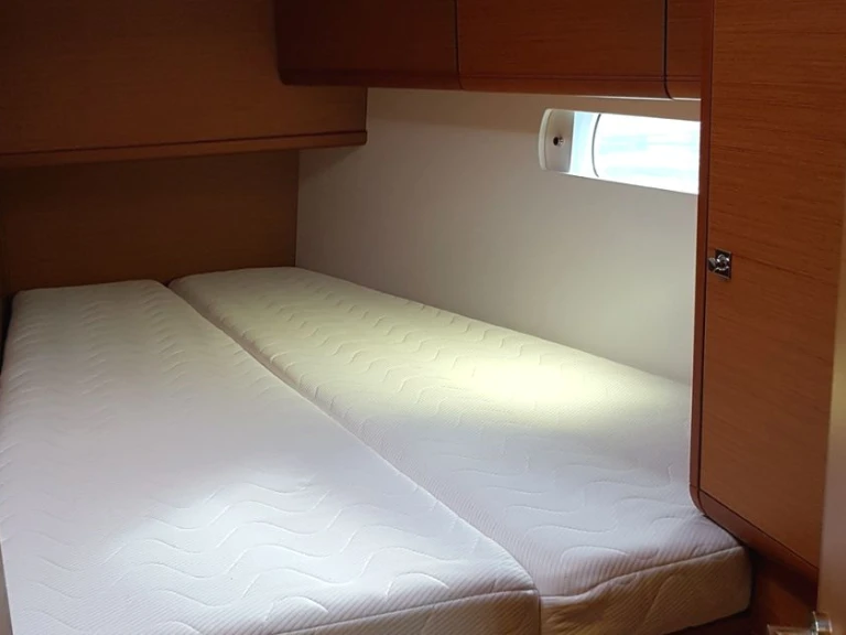 Alquiler de embarcaciones Jeanneau Sun Odyssey 519 enVathý en Samboat
