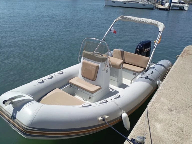 Alquiler de Zodiac Medline 580 en Antibes