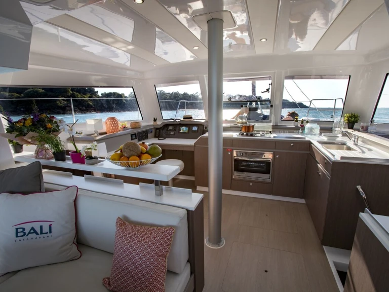 Alquiler Catamarán Bali con o sin  título de navegación