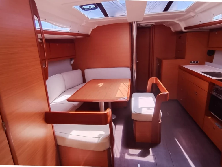 Alquiler de barcos Procida barato de Dufour 430 Grand Large