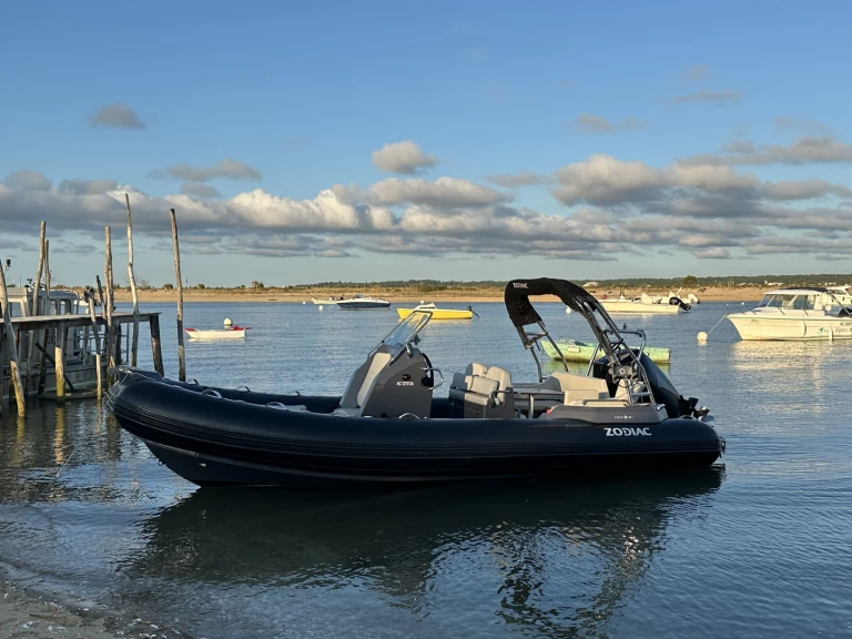 Zodiac Medline 6.8 de alquiler a Arcachon