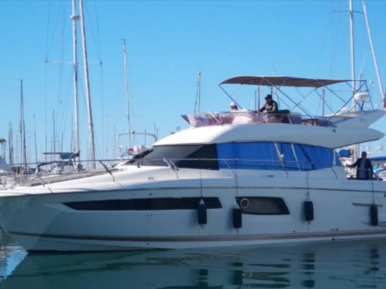 Alquiler de barcos Cannes barato de Prestige 500 Fly