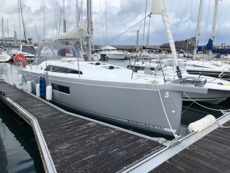 Alquiler de Bénéteau Oceanis 30.1 en Port de Trébeurden
