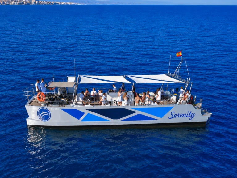 Alquiler de Catamarán, con o sin patrón Serenity Puerto Marina Benalmadena